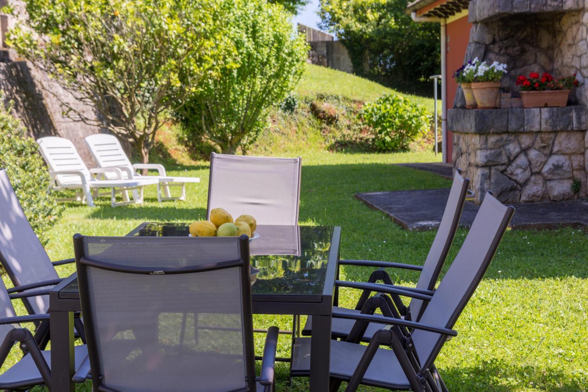 Casa Con Jardin Privado Orena Exteriér fotografie